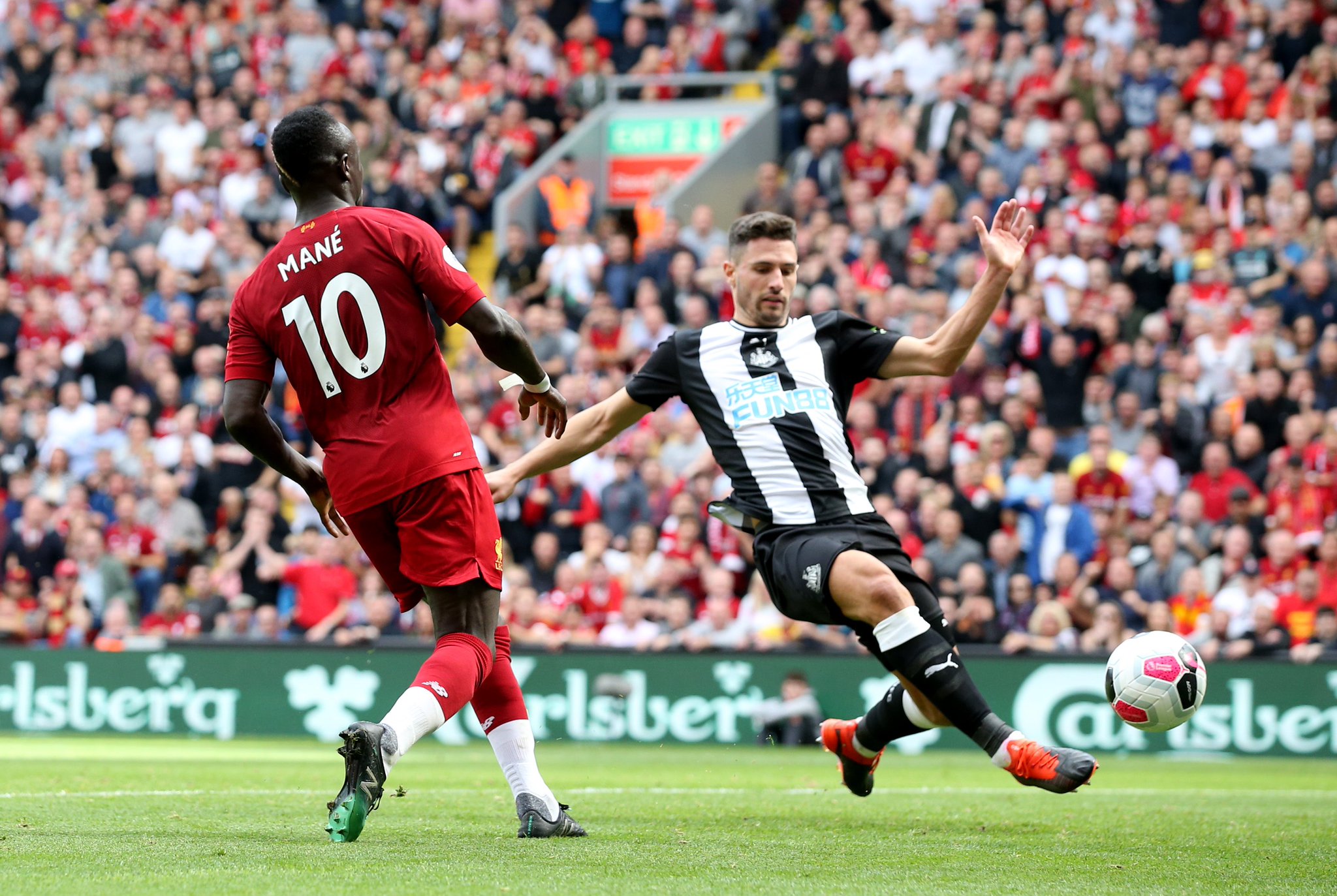 甲赛场上的 甲赛场上的